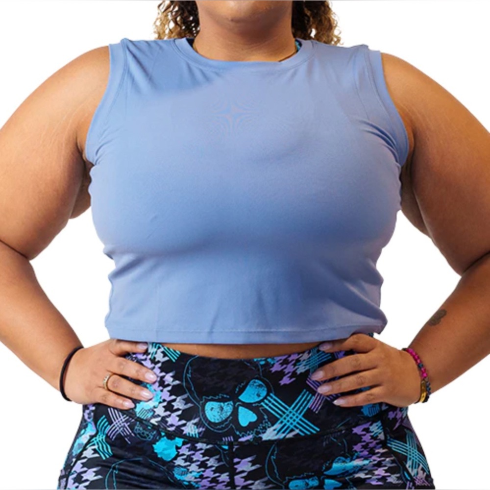 CVG CONSTANTLY VARIED GEAR Fitted Crop Top in Blue